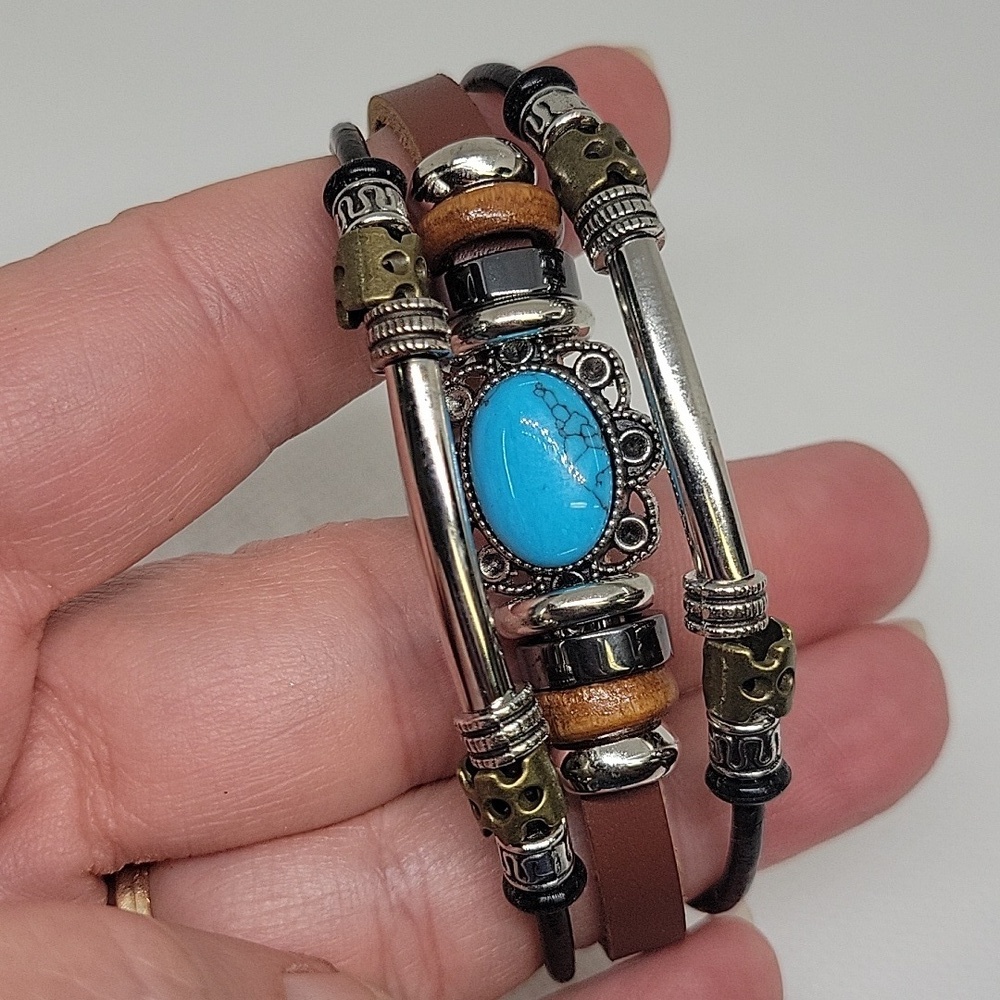 Silver Tone Pleather Turquoise Faux Stone 7.5" Bracelet